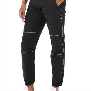 NWOT Mens Alo Yoga Torrent Track Sweatpant Joggers S